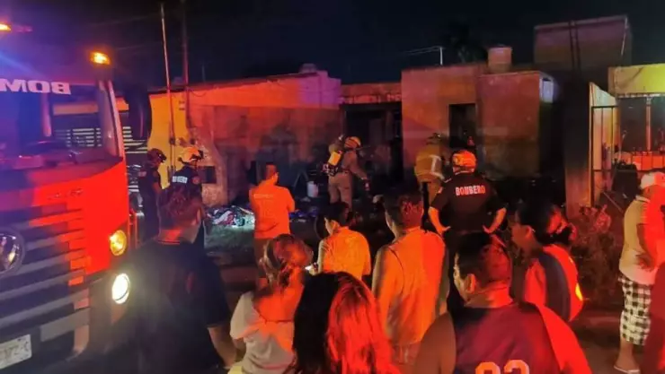 ÚLTIMA HORA_ Se registra FUERTE INCENDIO en predio del fraccionamiento Juan Pablo II de Mérida