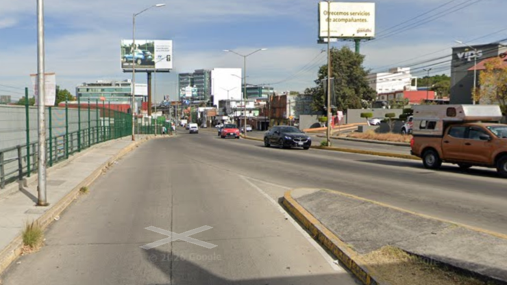 Aparatosa carambola colapsa la Diagonal Benito Juárez y el Bulevar Atlixco hoy sábado
