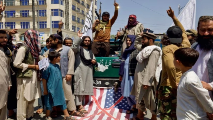Talibanes-avalan-violencia-doméstica_-permiten-golpear-a-mujeres-sin-causar-fracturas_-ONU-pide-reve.webp
