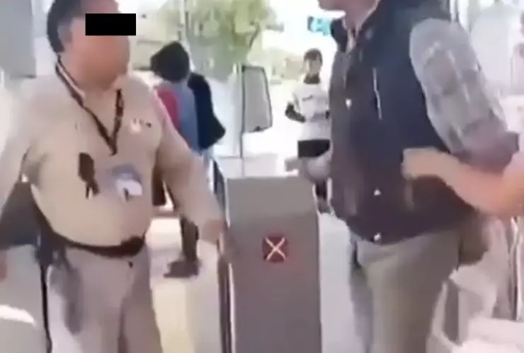 guardia de seguridad ruta cuchillo pareja estación torrecillas