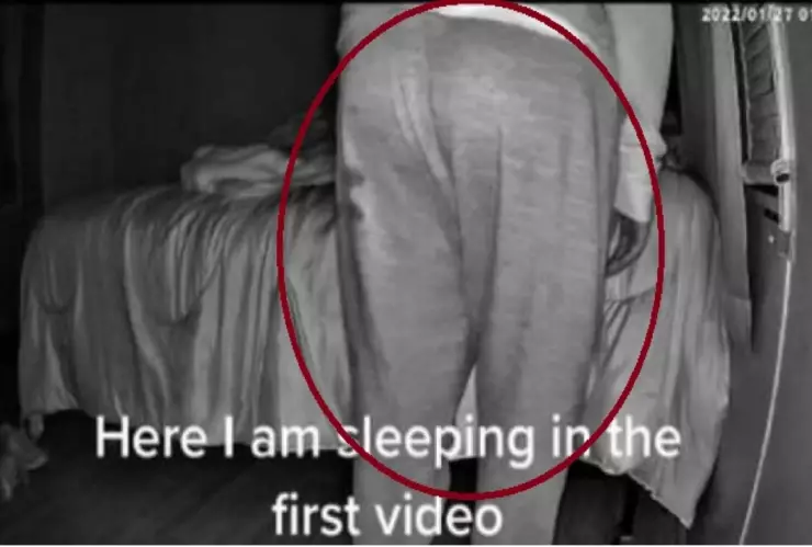 joven graba a su suegra acosándola mientras dormía