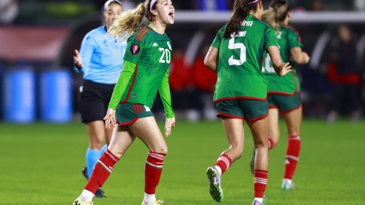 Mayra Pelayo festeja gol con M&eacute;xico ante Estados Unidos