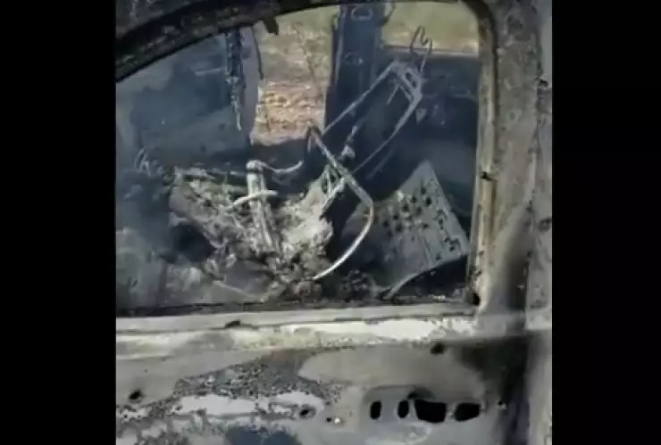 Auto calcinado de familia LeBarón