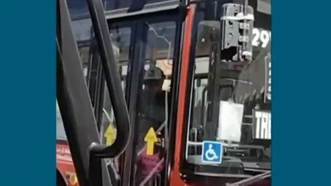 Hombre toma como rehén a ujer en Guadalajara