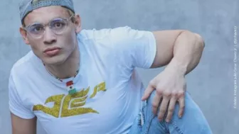 Julio Cesar Chavez Jr. posando..jpg