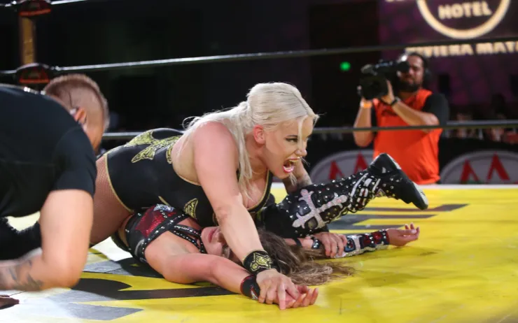Nueva Generación Dinamita campeones de tercias Lucha Libre AAA