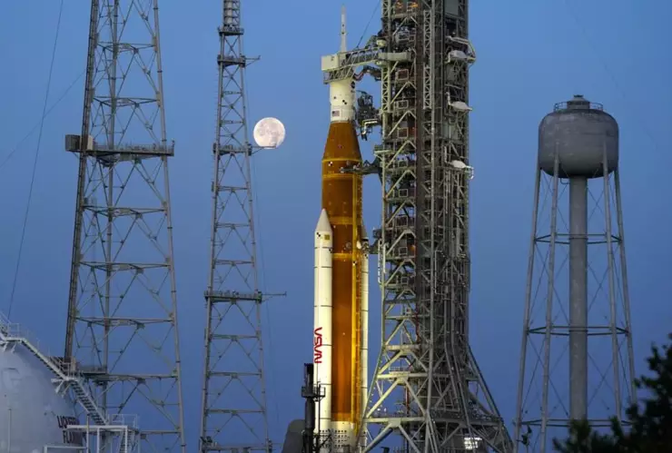 La NASA advierte de un vuelo peligroso.