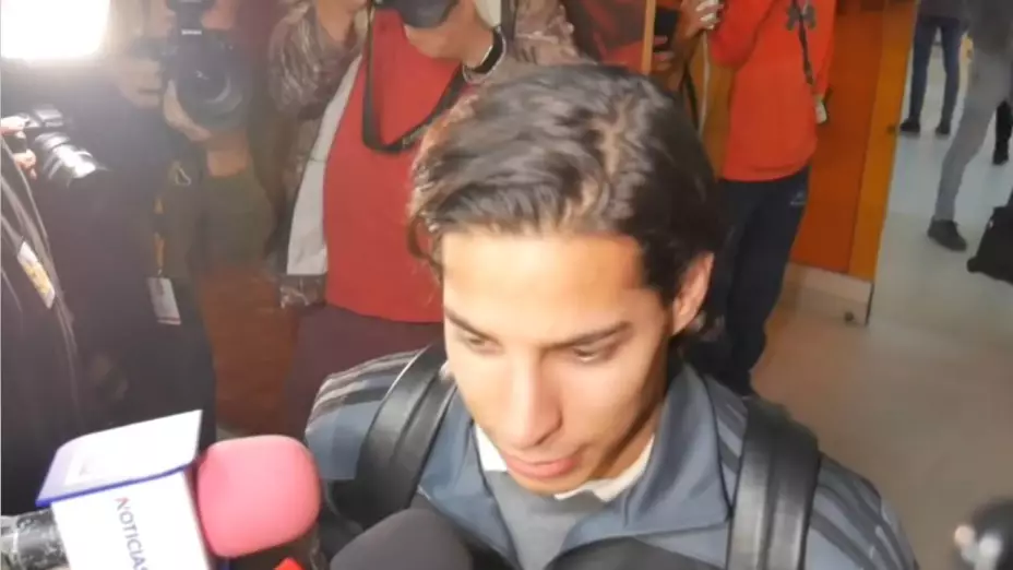 Diego Lainez ya está en México para fichar con Tigres