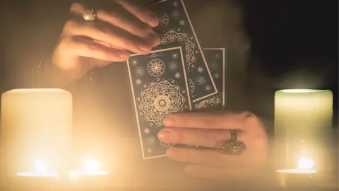 Los astros hablan y el Niño Prodigio se encarga de contarnos cómo estarán las energías de este día a través de sus horóscopos.