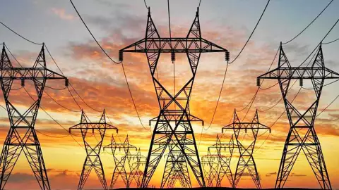 AMLO entregará informe para explicar la reforma eléctrica