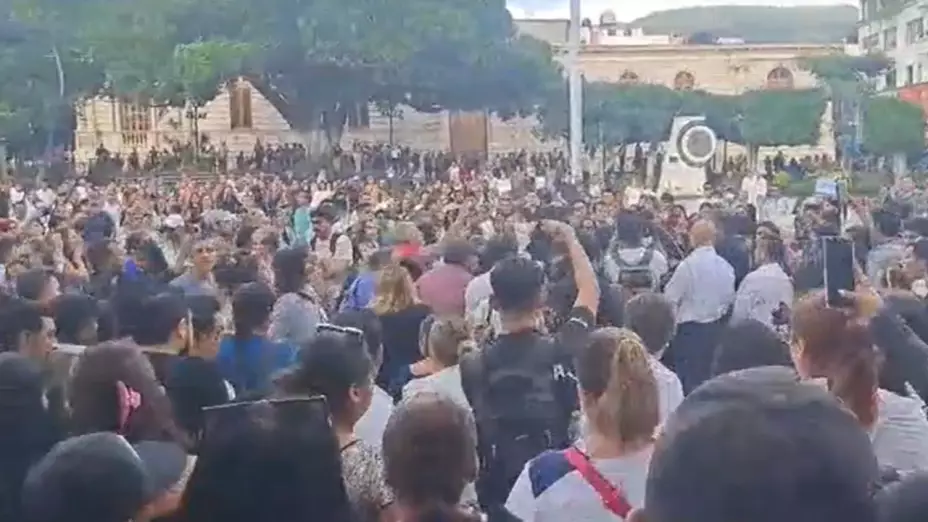 La exalcaldesa Norma Otilia Hernández es acusada de tener vínculos con criminales.