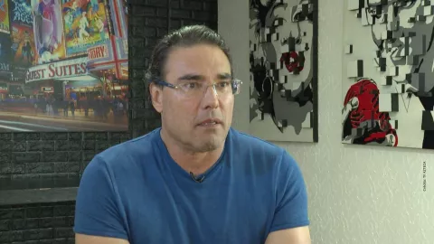 Eduardo Yáñez recordó cuando tocó fondo y tomó loción con agua.