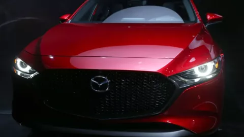Video viral de sujeto que intenta comprar un Mazda por 500 pesos en TikTok