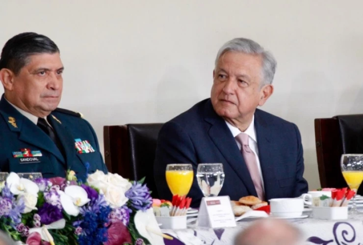 López Obrador encabeza ceremonia por el Dia de la Fuerza Aérea Mexicana