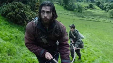 28 años después Nuevo tráiler con muchos muertos vivientes