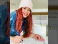 Shakira con gorro.jpg