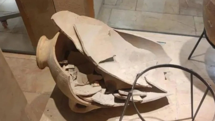 Ni&ntilde;o rompi&oacute; vasija milenaria en un museo: &iquest;Se tomar&aacute;n medidas contra &eacute;l?