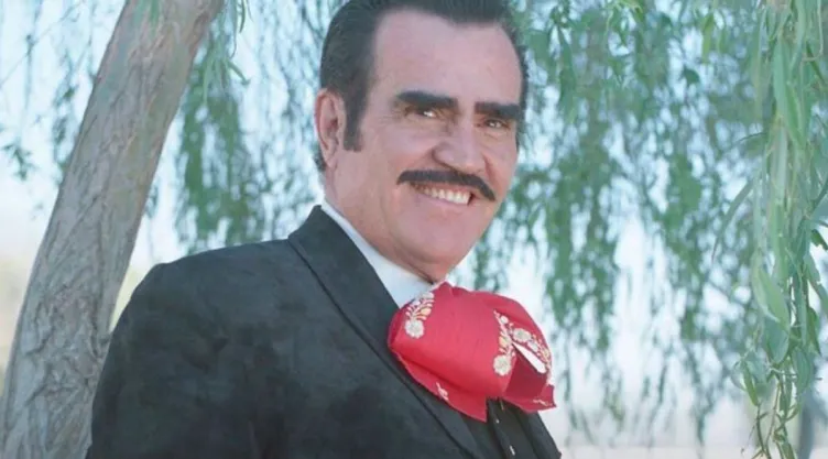 Vicente Fernández puede respirar sin ayuda de ventilación mecánica.