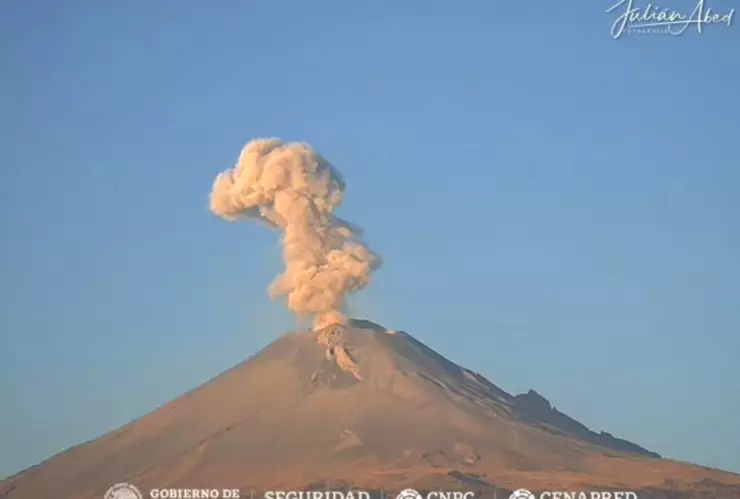 Popocatépetl amanece con intensa actividad de exhalación con contenido de ceniza