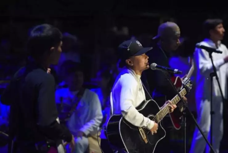 Yahritza y su Esencia abucheados