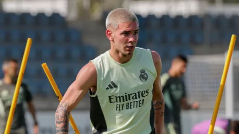 Franco Mastantuono tiene un salario más elevado que Alexis Vega