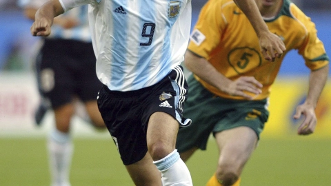 Javier Saviola en un partido con la Selección de Argentina