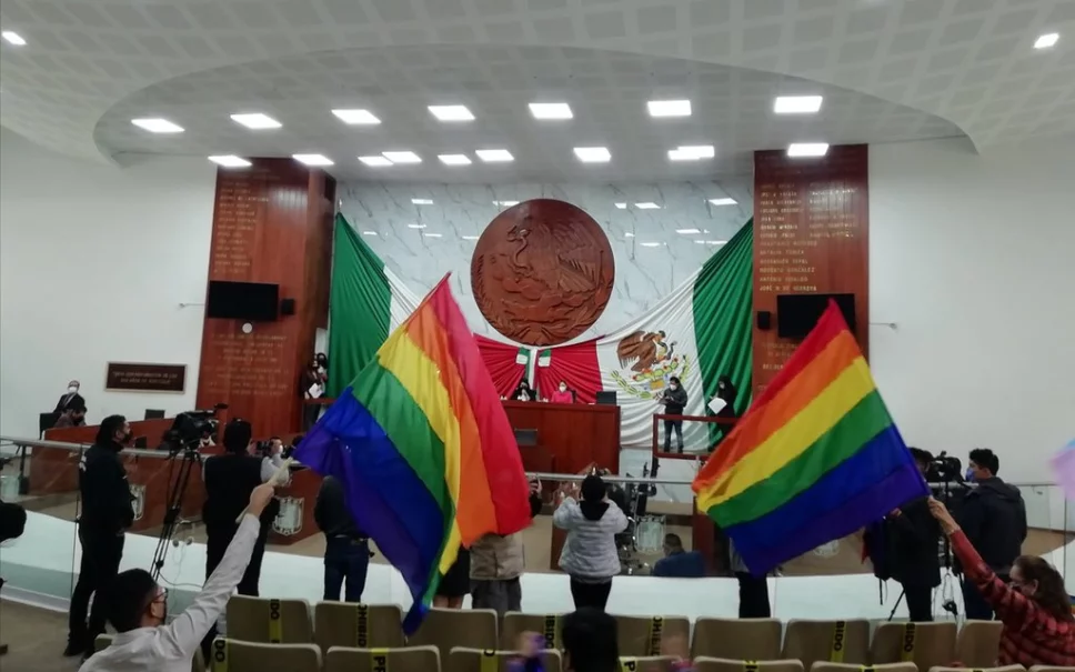 El Congreso de Tlaxcala aprobó la iniciativa del matrimonio igualitario en lo general y lo particular con 16 votos a favor y tres en contra.