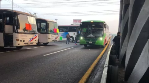 bloqueo-de-transportistas-México-Pachuca-autoridades-Edomex-cobro-de-tarifasa