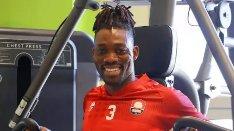 Futbolistas envían mensajes a Atsu, jugador fallecido en Turquía