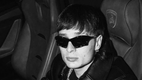 Peso Pluma internado clínica de rehabilitación