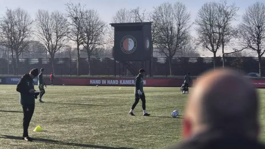 Enrique Alfaro se prepara para ser entrenador en el Feyenoord