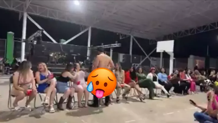 Madres de familia festejan su día con stripper ne una escuela en Hermosillo Sonora