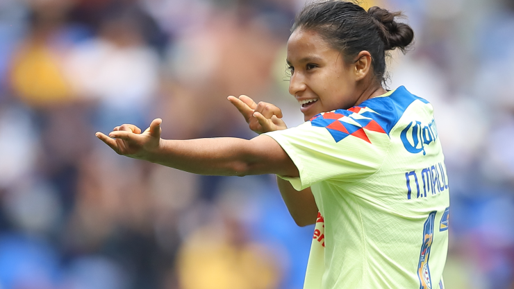 Natalia Mauleón festeja gol con América Femenil