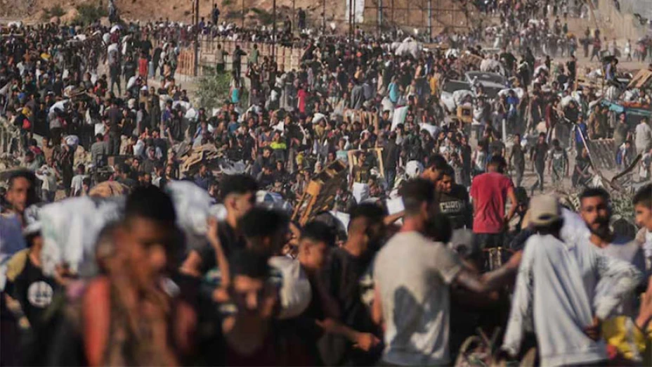 Estampida en centro de ayuda humanitaria deja 20 muertos en Gaza 
