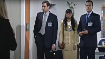 Los conjuntos de falda y saco son una prenda básica y sin duda perfectos para ir a trabajar.