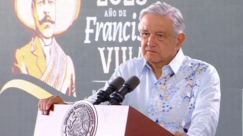 AMLO rechaza quema de figura de Norma Pi&ntilde;a en mitin del 18 de marzo en el Z&oacute;calo