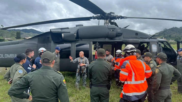 Diez personas, incluidos tres menores, murieron tras el accidente aéreo en Colombia