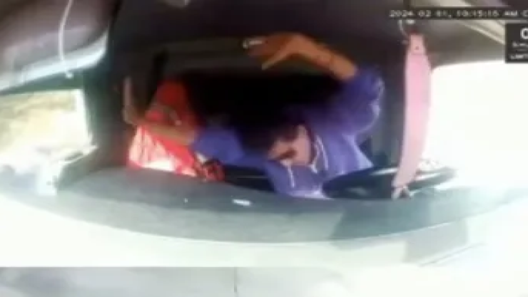 VIDEO: Captan asalto e intento de secuestro a un chofer en la autopista