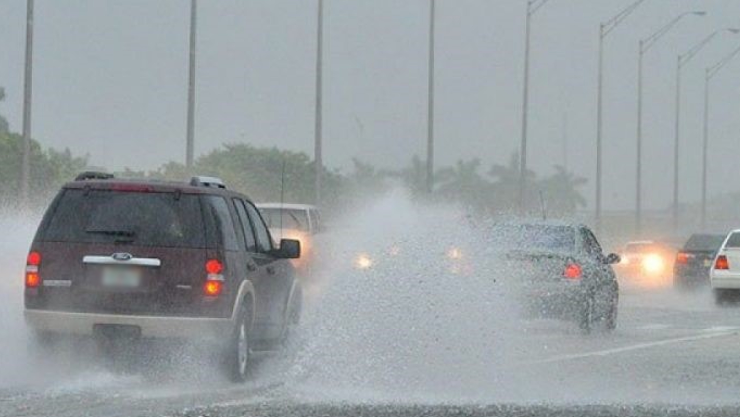 Tráfico lluvias Chihuahua.jpg