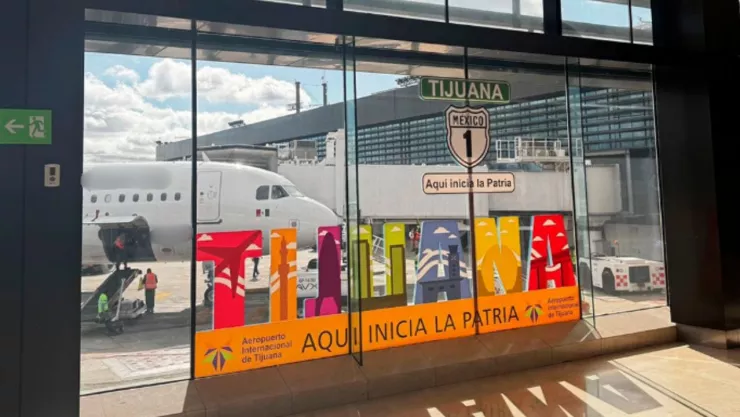 Aeropuerto Internacional de Tijuana reanuda operaciones tras complicaciones con bancos de niebla.