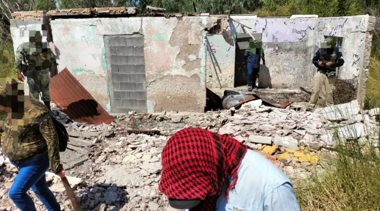 Las madres buscadoras acudieron en compañía de autoridades a los campos de exterminio en Tamaulipas.