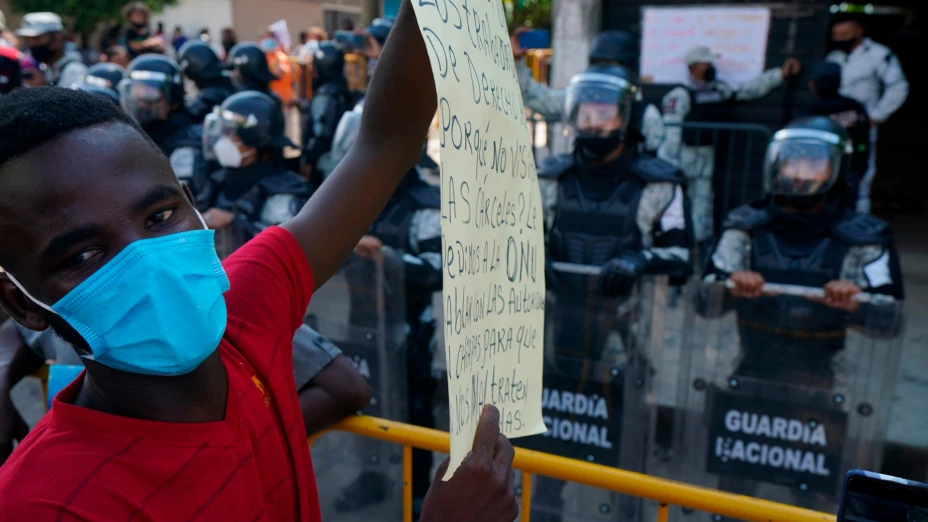Migrantes haitianos protestan en Tapachula, Chiapas, México.