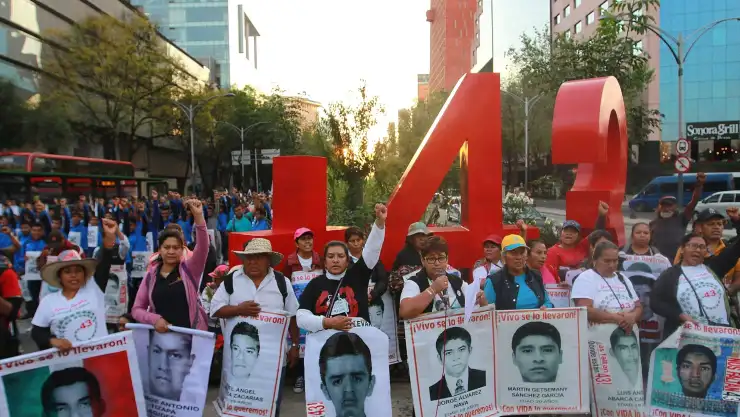 ayotzinapa_CONVERSACIONES_GOBIERNO