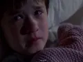 Escena de la película ‘El Sexto Sentido’ (Sixth Sense) con Halley Jeol Osment y Bruce Willis por Azteca 7.