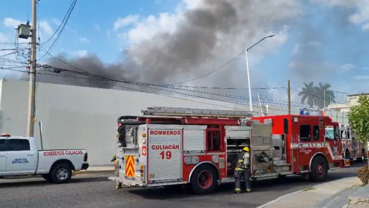 Incendio en Colegio de Culiacán