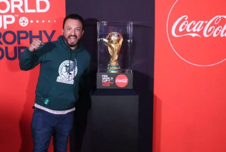 El trofeo de la copa del mundo llegar a Los Ángeles.jpg