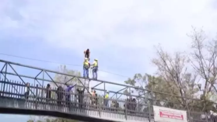 Hombre se intentó quitar la vida saltando de un puente