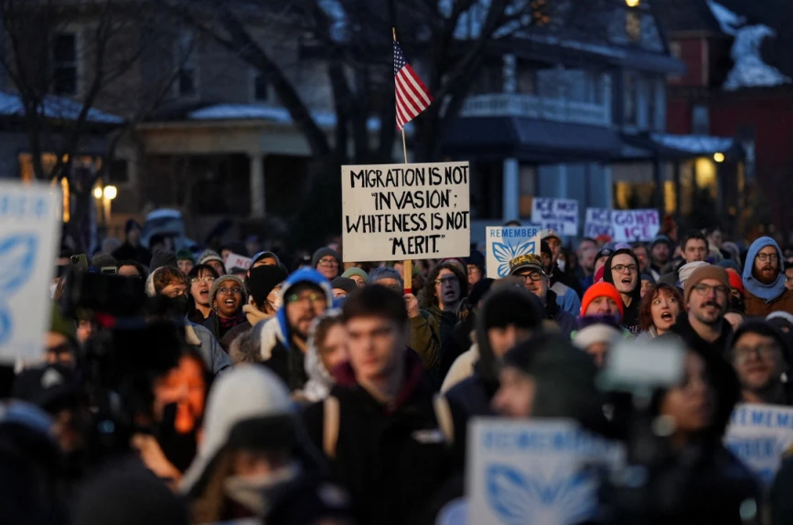 vigilia-minneapolis-migracion-no-es-invasion-blanquitud-no-es-virtud