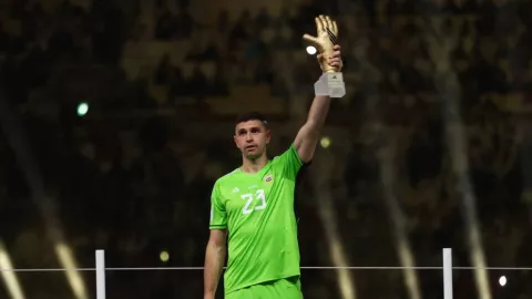 Dibu Martínez explica su celebración al ganar el Guante de Oro