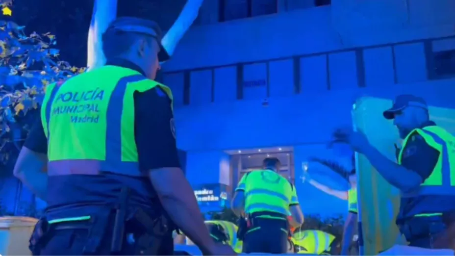 ¡Tragedia tras concierto de Karol G! Fan pierde la vida al ser agredido fuera del estadio en España